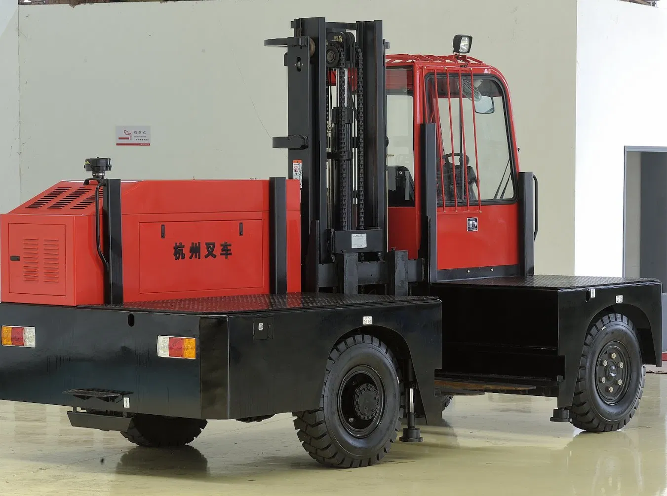 Hangcha 3ton, 5ton, 6ton Sideloader Forklift with Diesel Engine Lifting Height From 3600mm to 6000mm