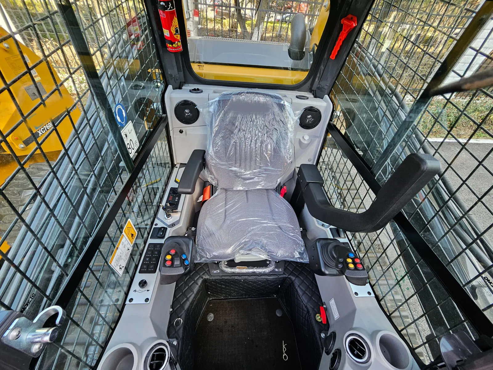 Compact Track Loader Xc7-TV12 Mini Skid Steer Loader with Quick Coupler