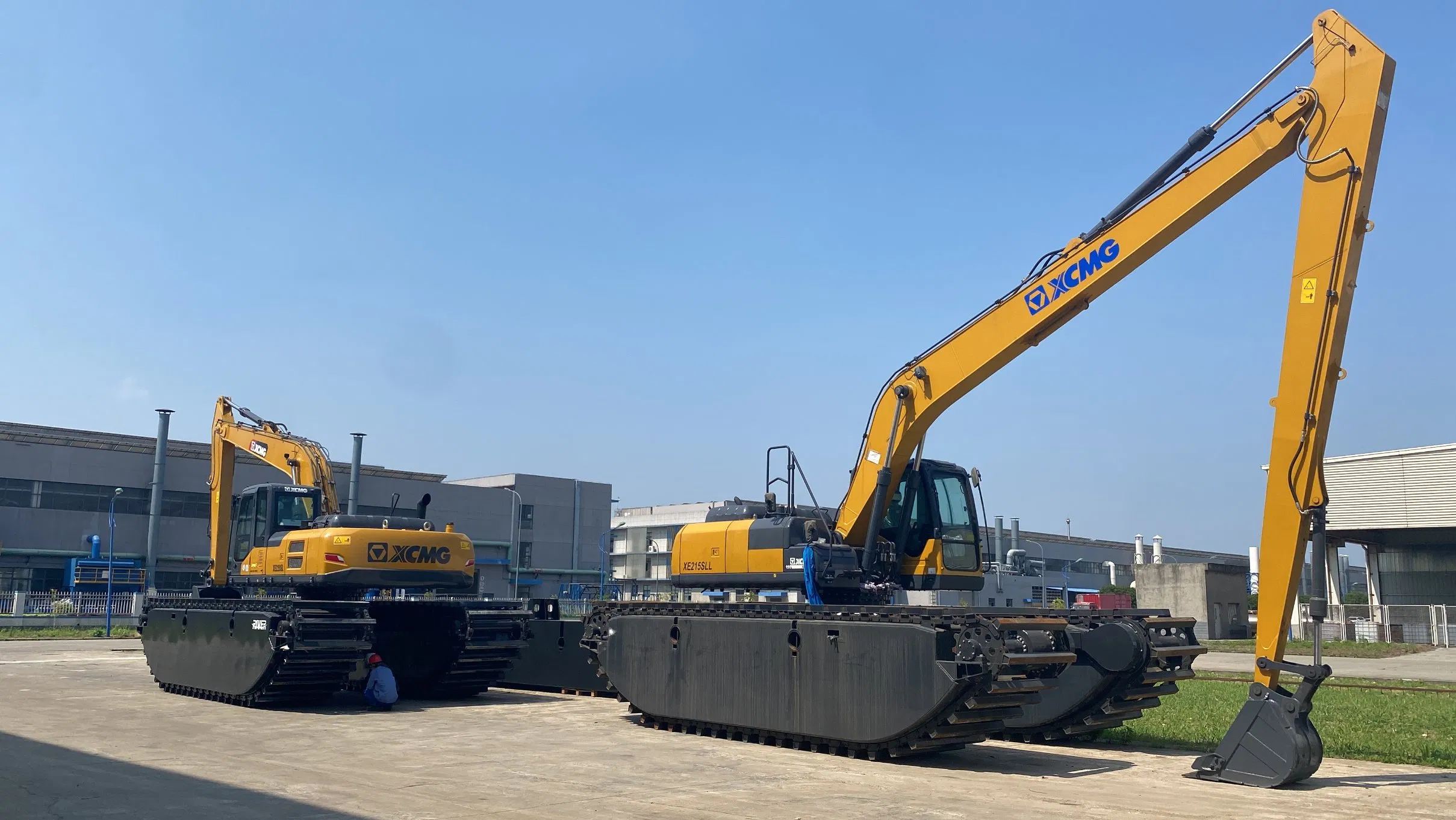 River Xe215sll Pontoon Amphibious Excavator with 15 Mtrs Long Reach Front