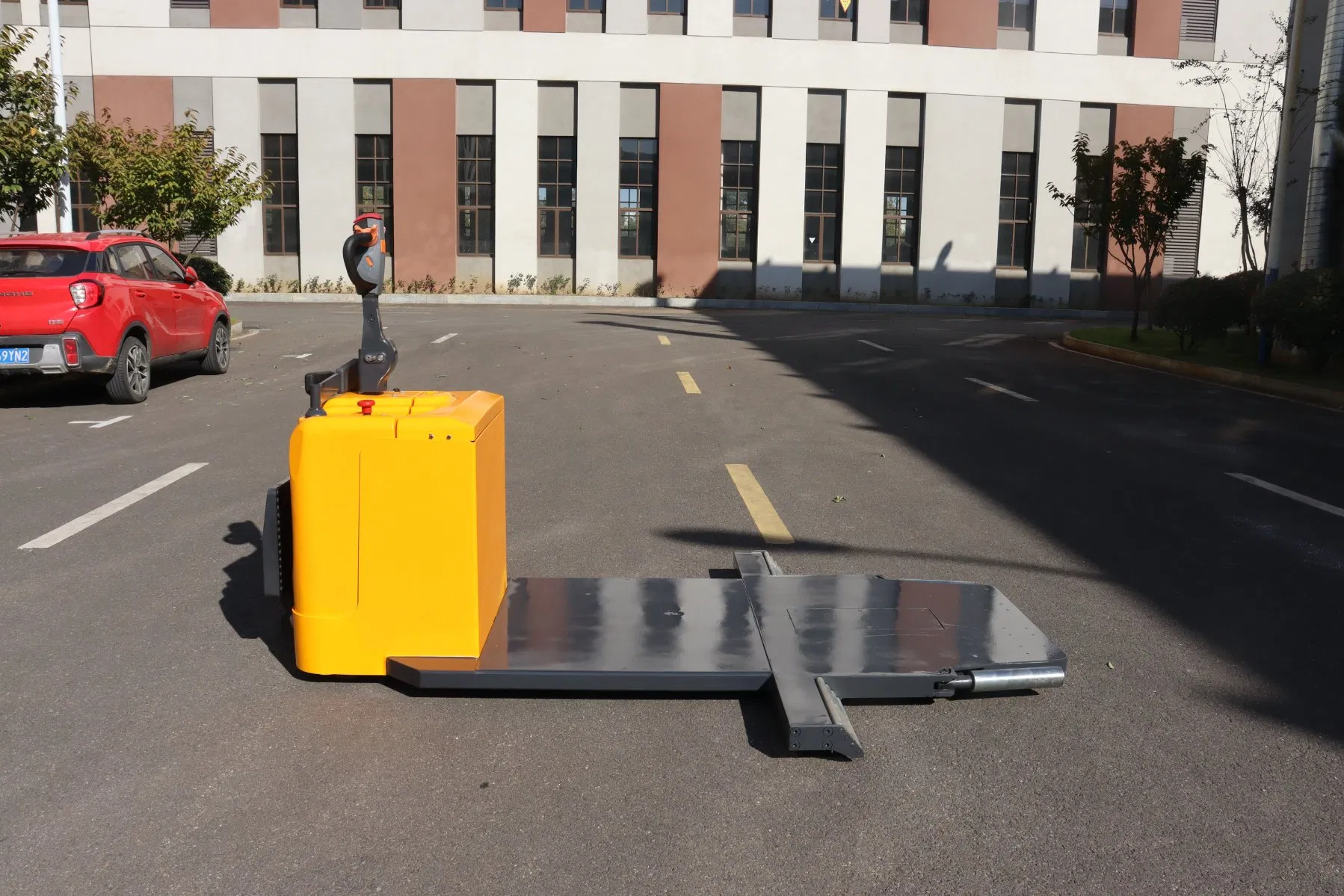 High-Standard Easy to Operate Electric Pallet Jack for Workshop Material Transfer