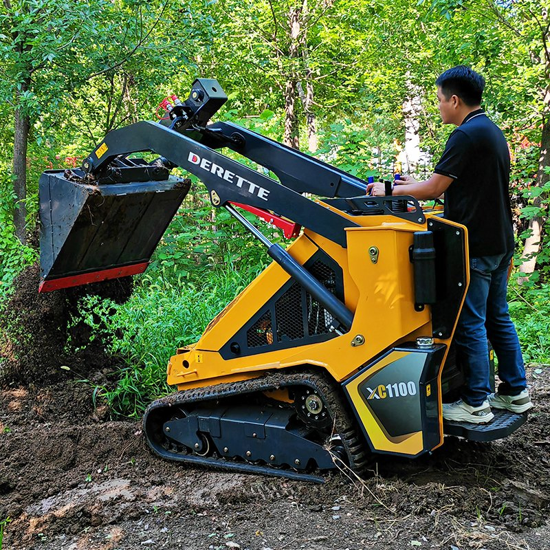 Derette Xc1100 Mini Skid Steer Diesel Track Loader with EPA Certified Kubota Engine Compact Stand on Skid Steer