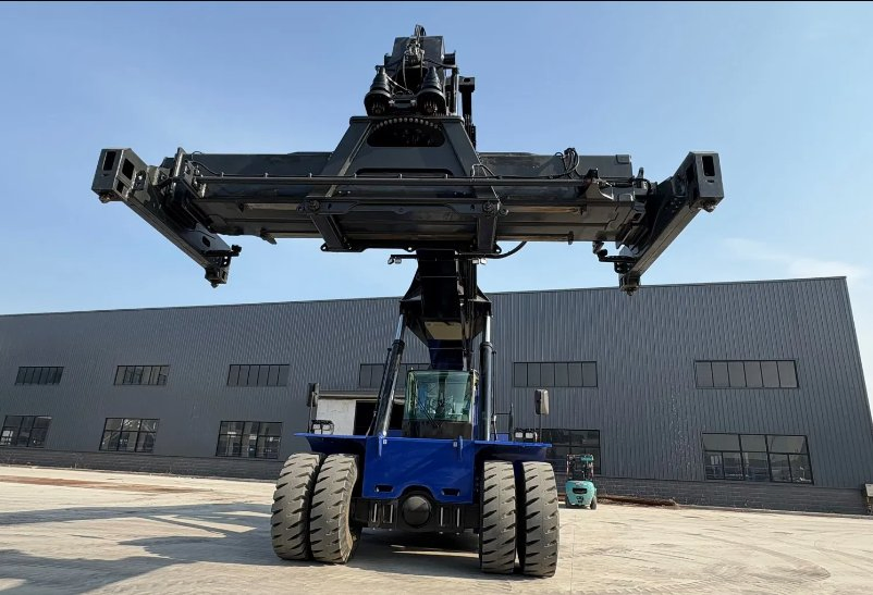 Container Lifting Equipment Reach Stacker Diesel 45ton Stackers for Sale