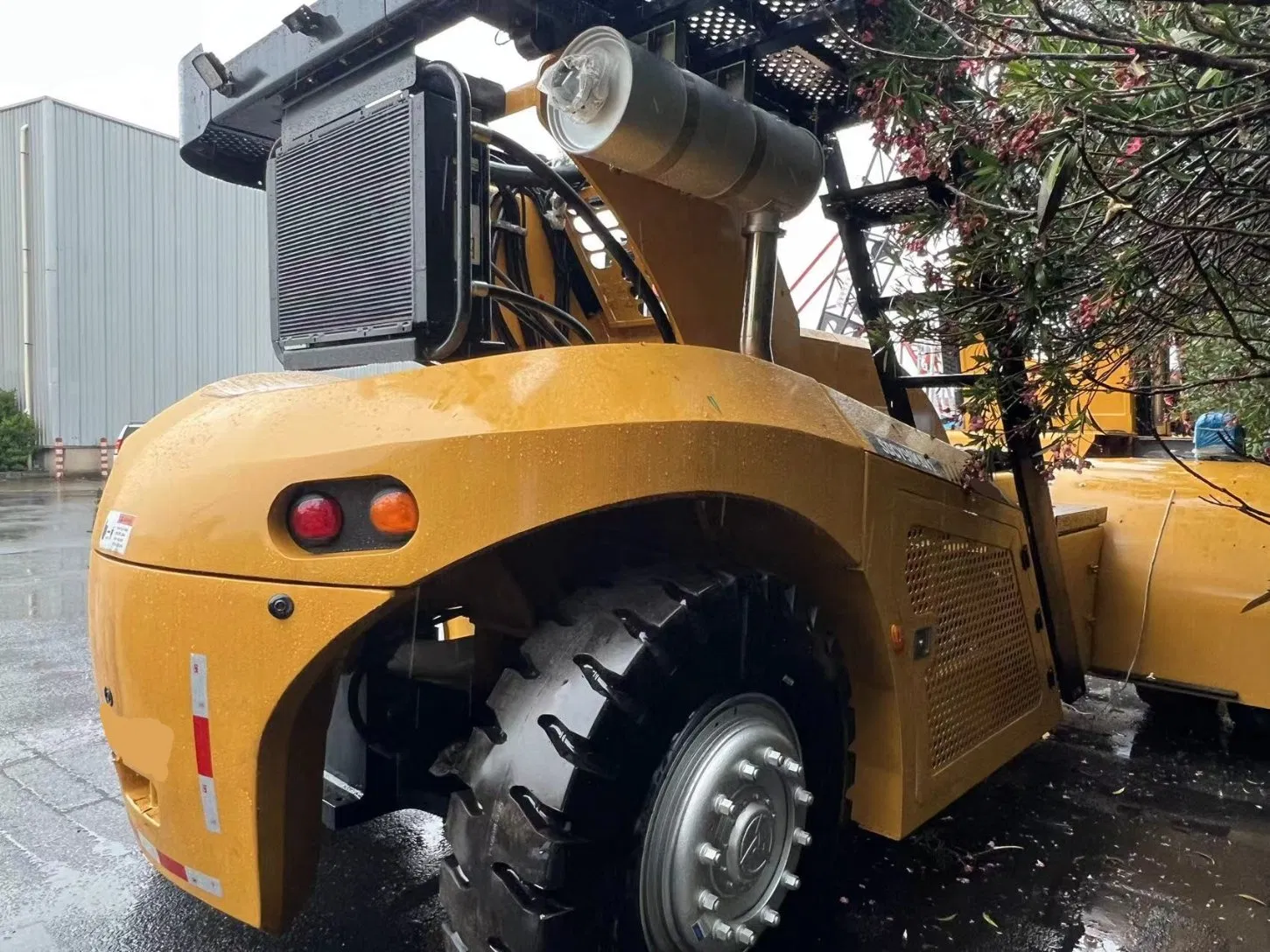 Hot Sale 9ton Sdcy90K8V1 Single Empty Container Handler with Successful Cases