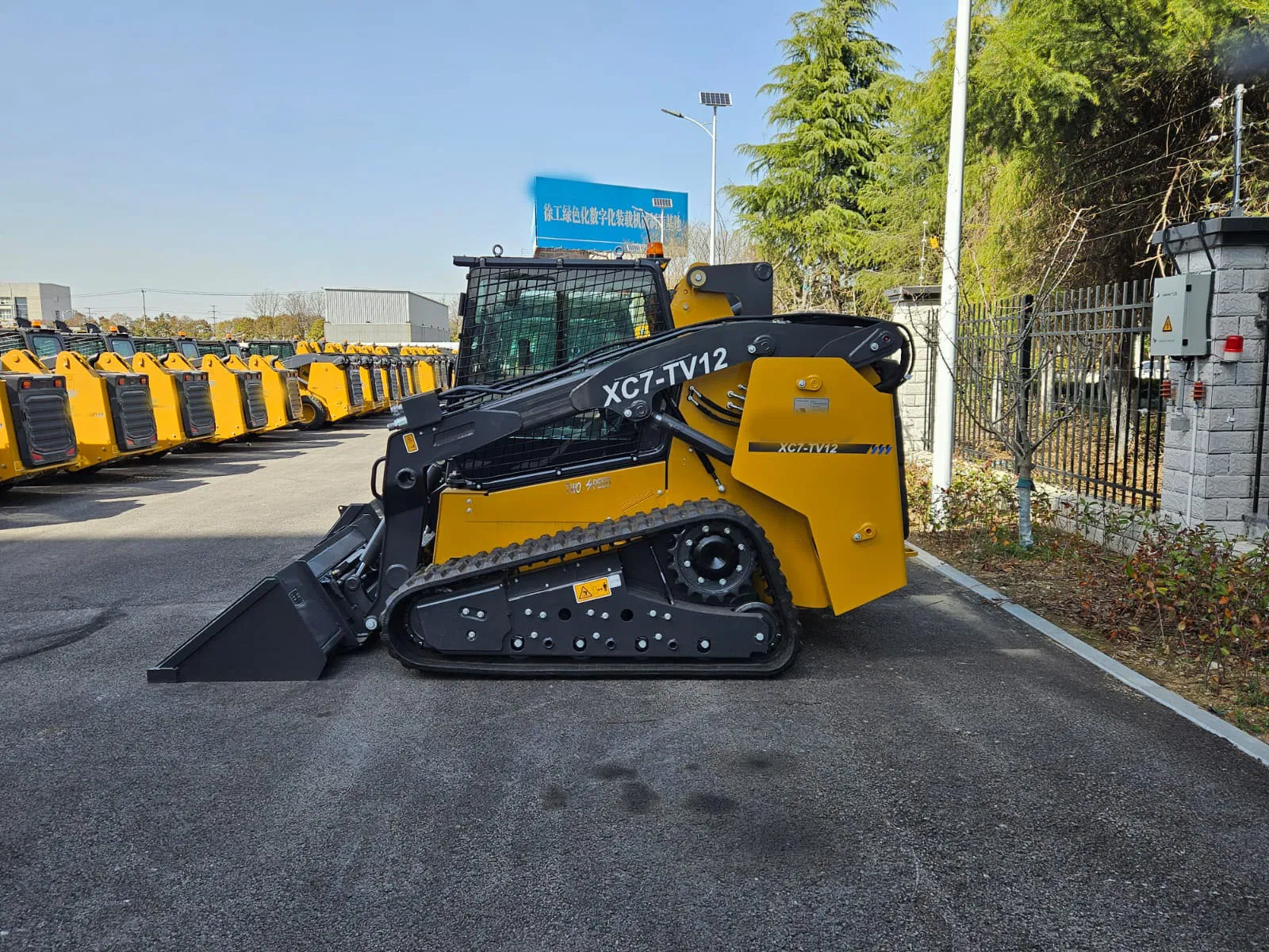 Compact Track Loader Xc7-TV12 Mini Skid Steer Loader with Quick Coupler
