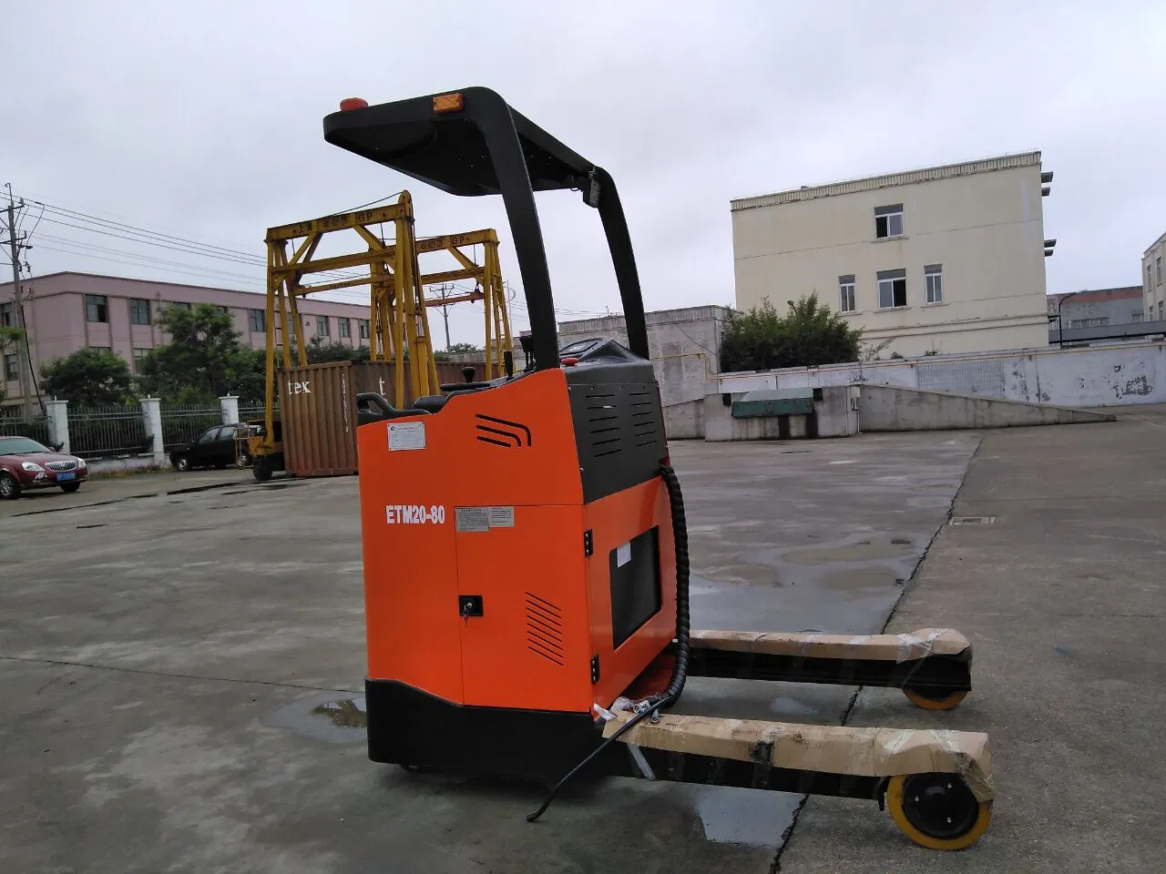 China Gp 1t Full Electric Reach Truck Lifting Height 6000mm 2-Stage Mast (Stand-on)