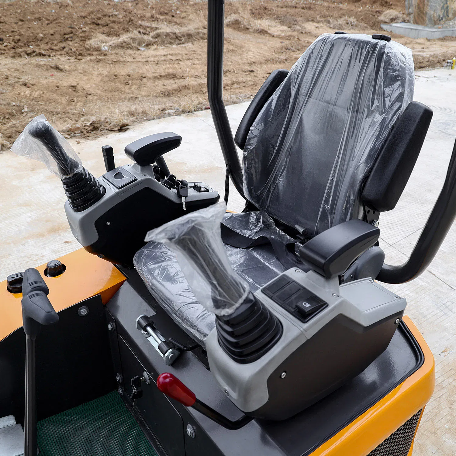 Low Emission Euro5 Standard Advanced Diesel Engine Hydraulic Operation 1.8 Ton Mini Excavator for Indoor Demolition Work