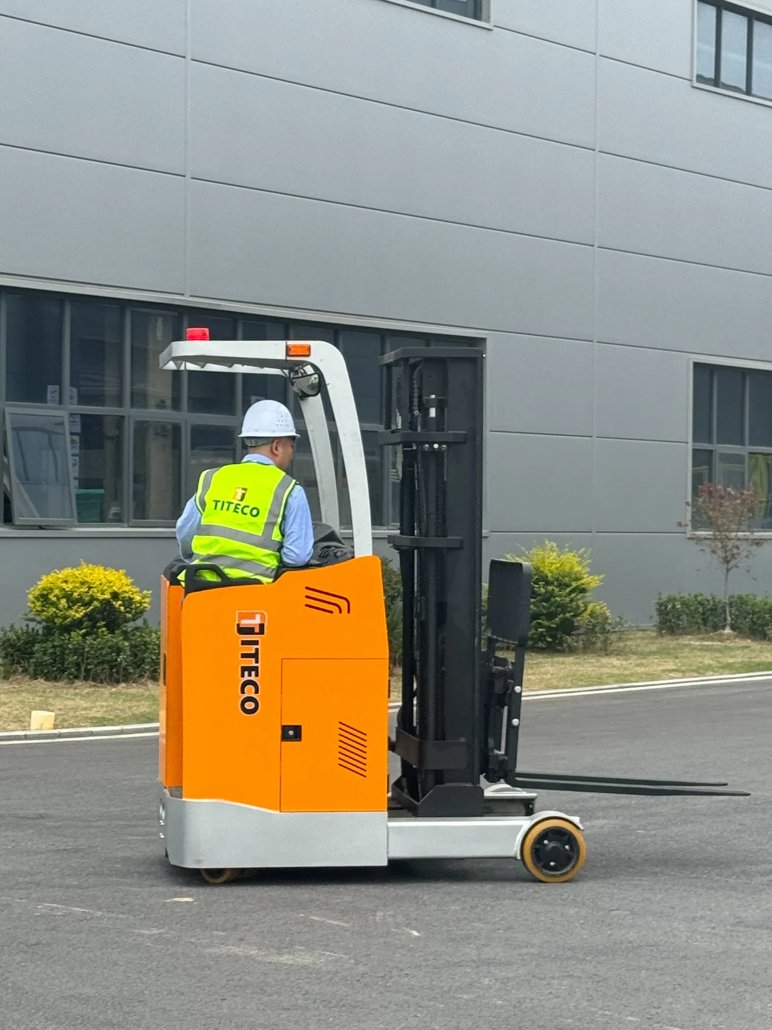 Titeco 1.5ton-3ton Reach Forklift Truck 3m-13.5m Lifting Height 48V Curtis Controller Li-ion Battery Pallet Stacker Order Picker Sideloader Reach Truck Forklift