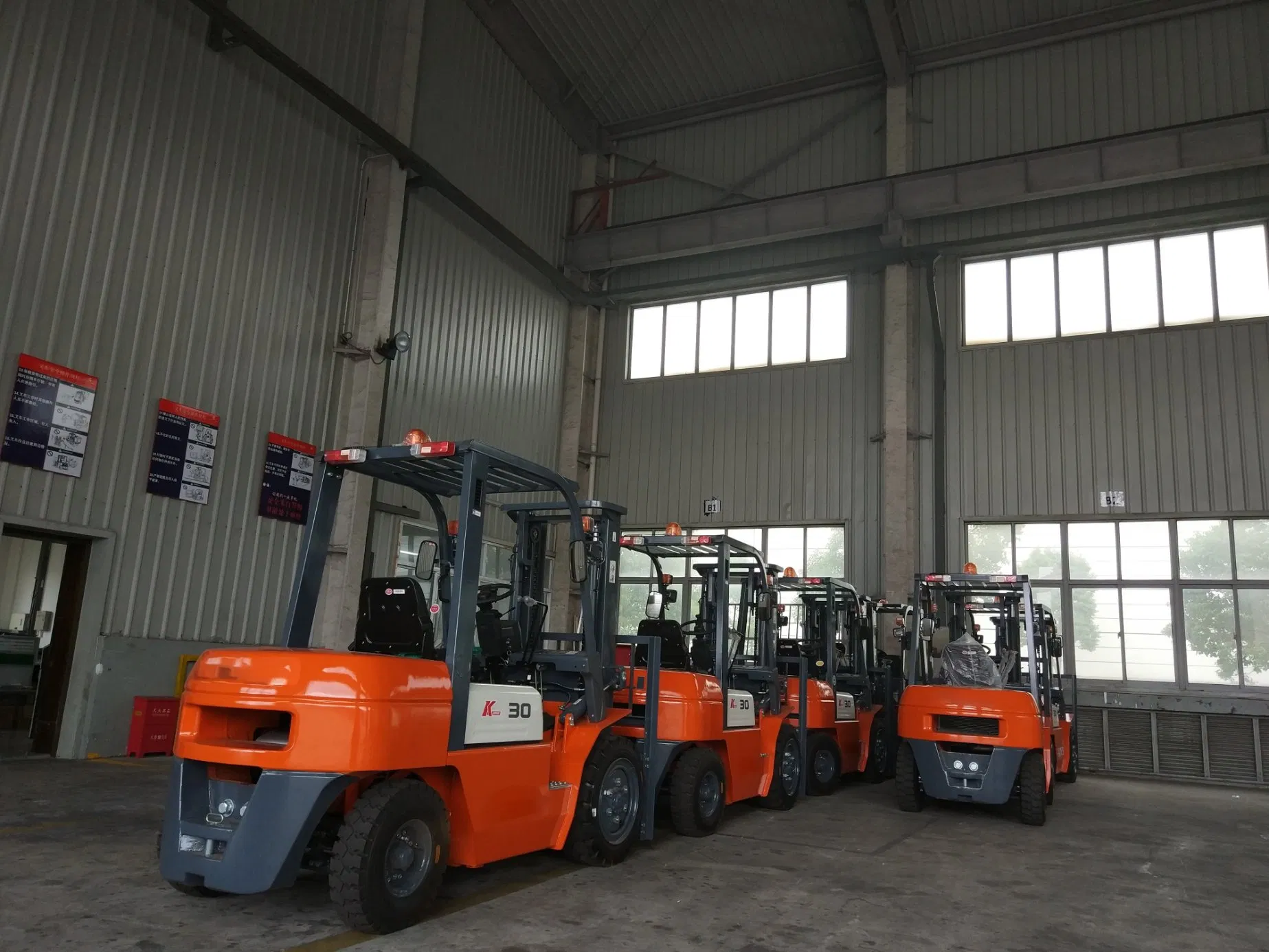 China New 3 Ton Stationary Sideloader Forklift Slippers Forklift Dimensions Cpcd30 for Sale