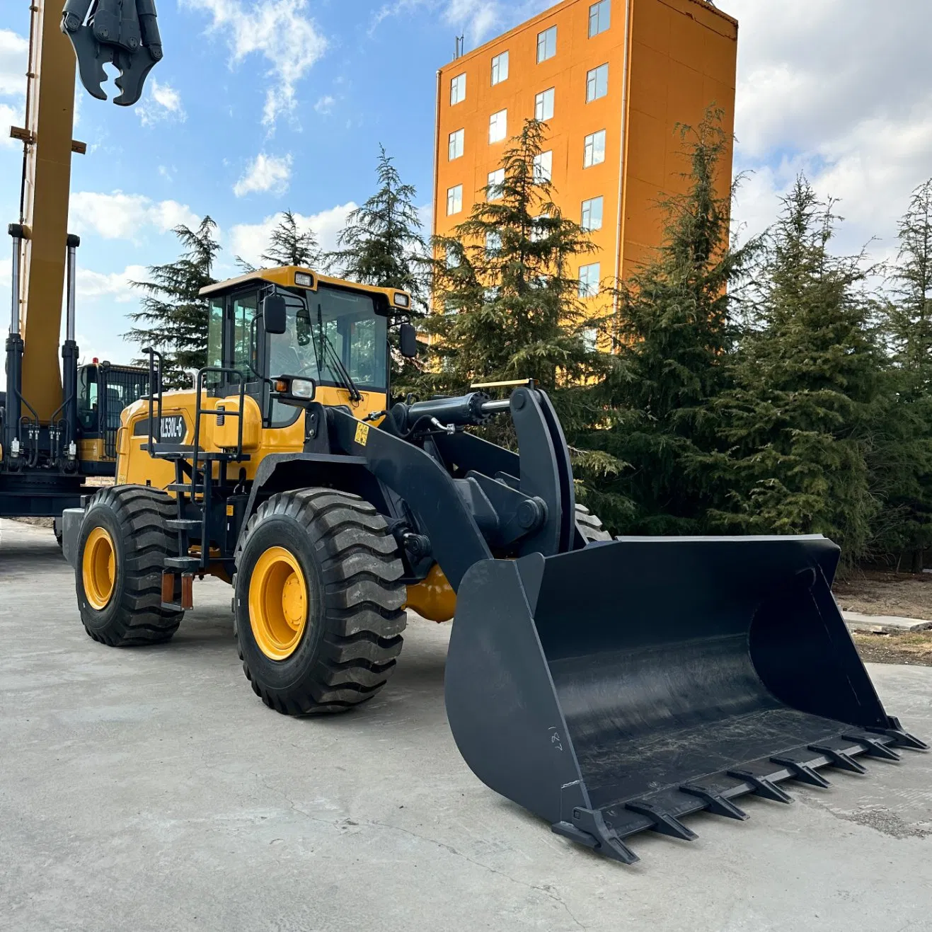 China Manufacture 950h/966h/936L/956L/955f Sem Large Big 3ton 5ton 6ton Heavy Road Construction Mining Machinery Engineering Machine Front End Wheel Loader