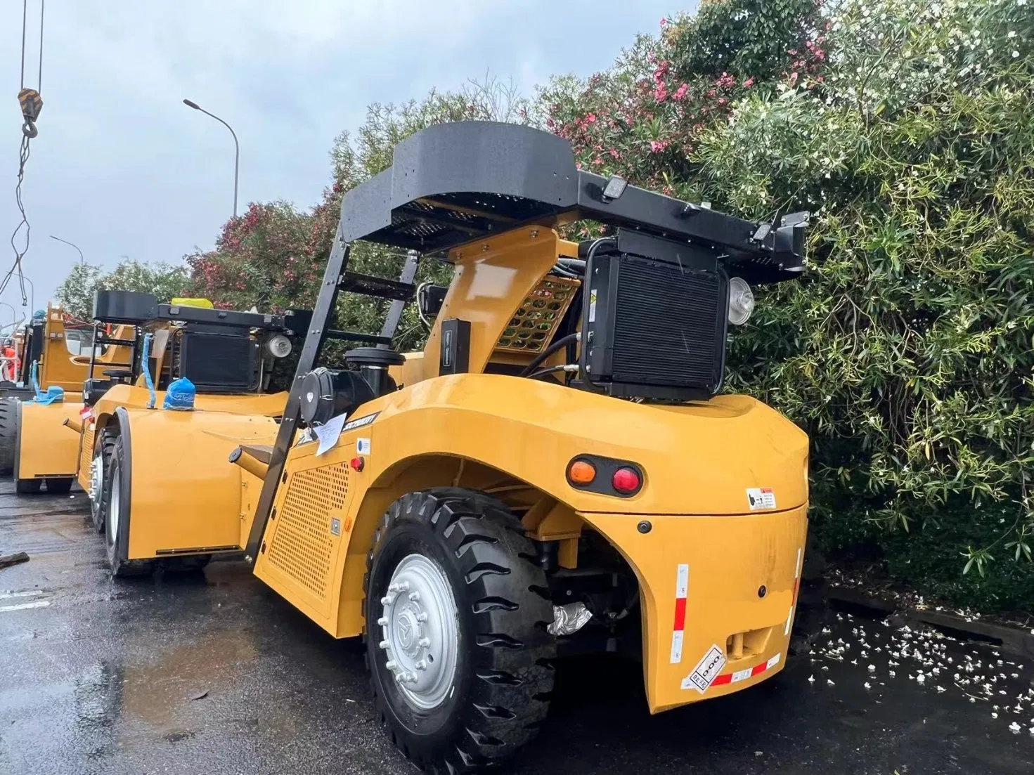 Hot Sale 9ton Sdcy90K8V1 Single Empty Container Handler with Successful Cases