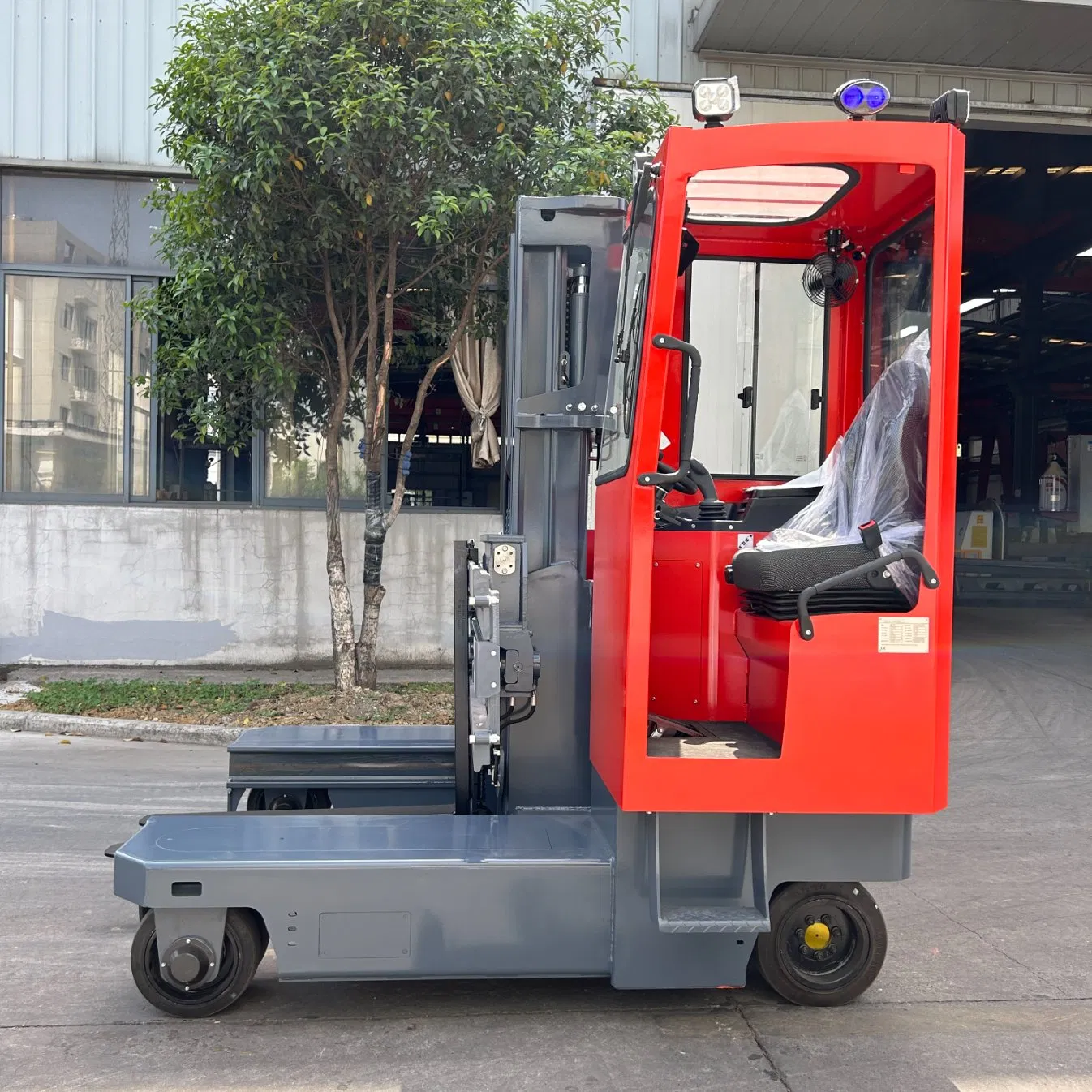 Narrow Aisle Truck Multi-Direction Four Directional Electric Reach Forklift Multi-Directional Sideloader Forklift
