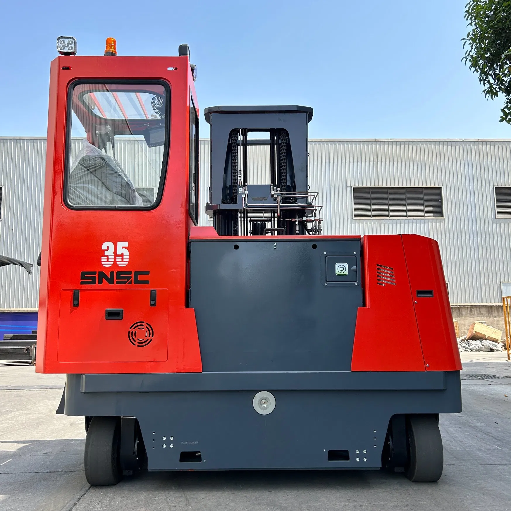 Narrow Aisle Truck Multi-Direction Four Directional Electric Reach Forklift Multi-Directional Sideloader Forklift