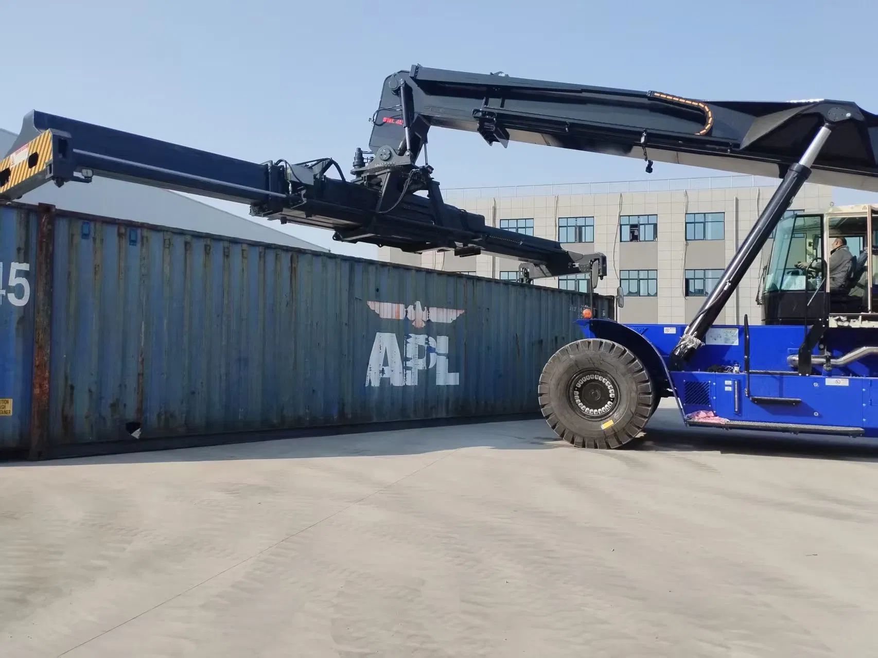 Container Lifting Equipment Reach Stacker Diesel 45ton Stackers for Sale