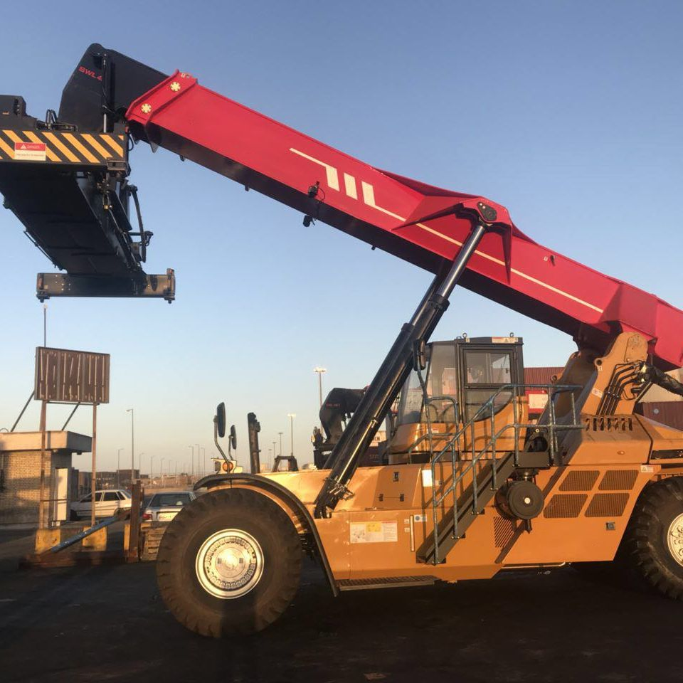 China Famous Brand Srsc45h1 265kw Reach Stacker with 15100mm Maximum Lifting Height