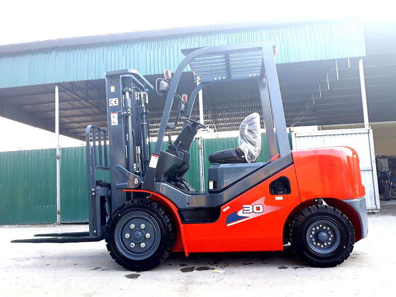 China New 3 Ton Stationary Sideloader Forklift Slippers Forklift Dimensions Cpcd30 for Sale