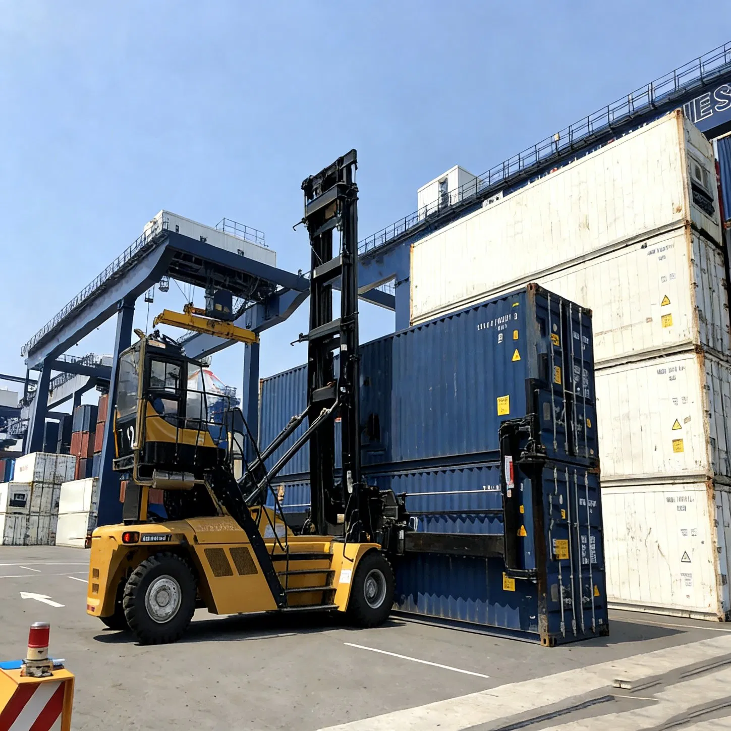 Empty Container Handler 9 Ton Sdcy90K7V5b for Container Ports