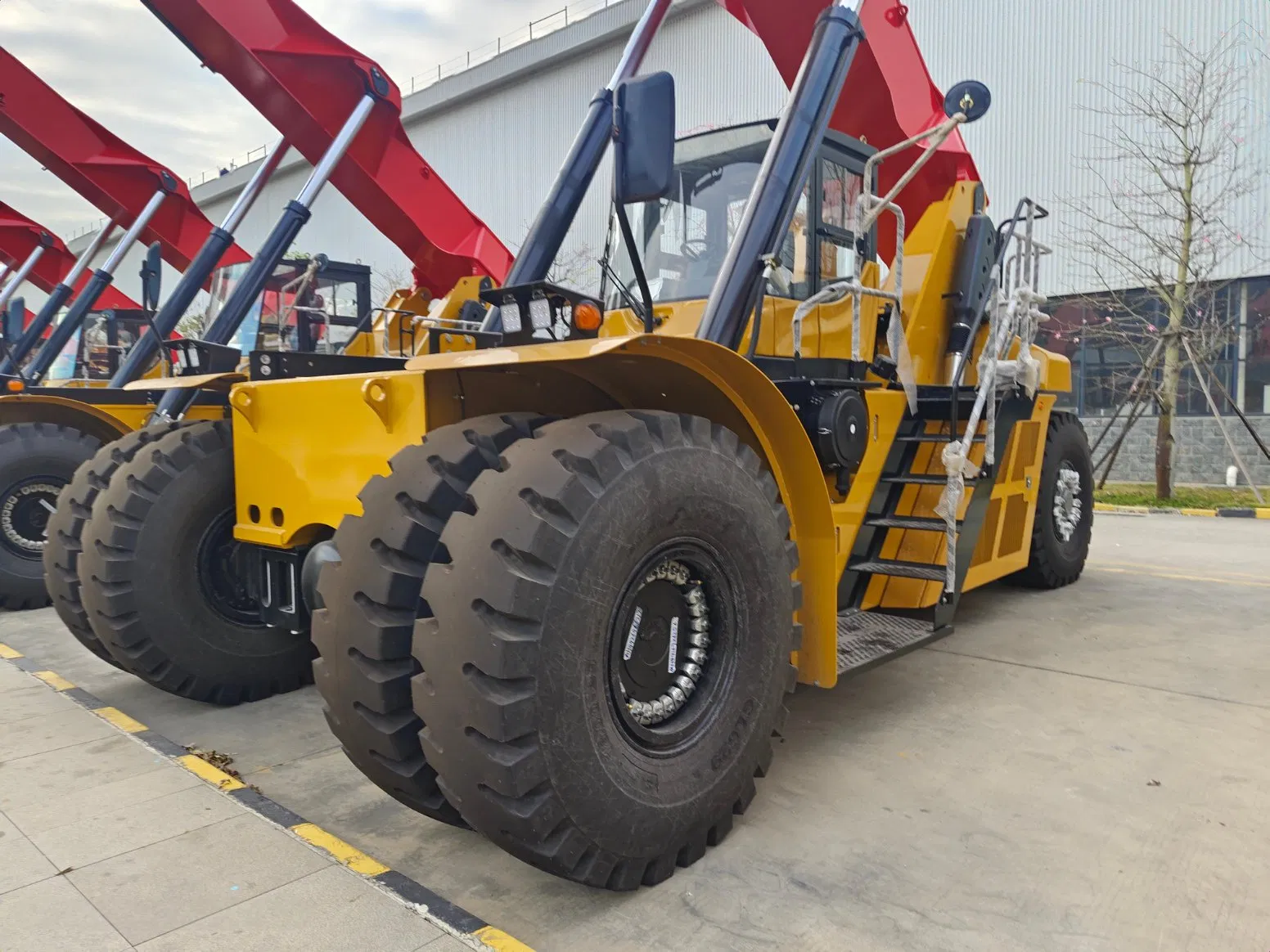 Srsc45V All Terrain Empty Container Handler for Rough Yard Conditions