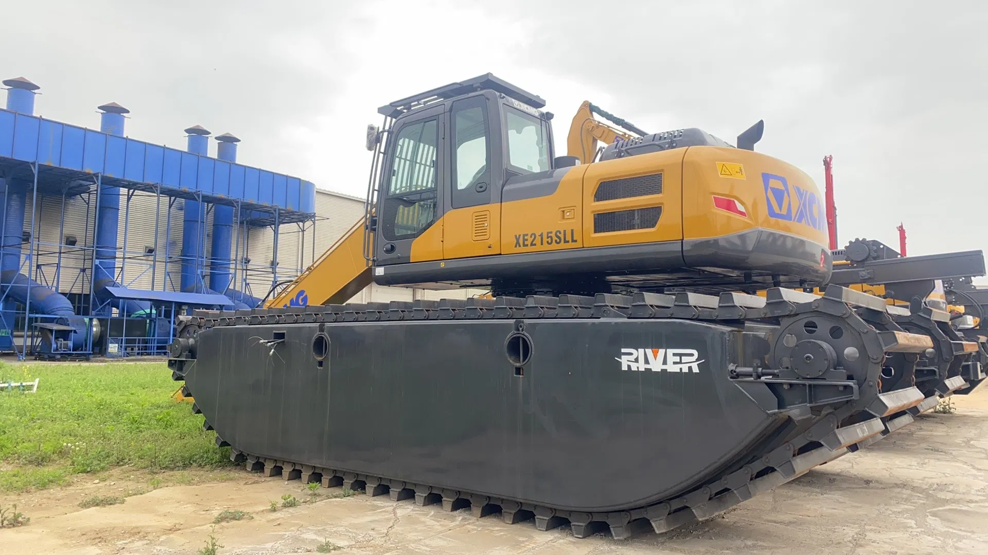 River Xe215sll Pontoon Amphibious Excavator with 15 Mtrs Long Reach Front