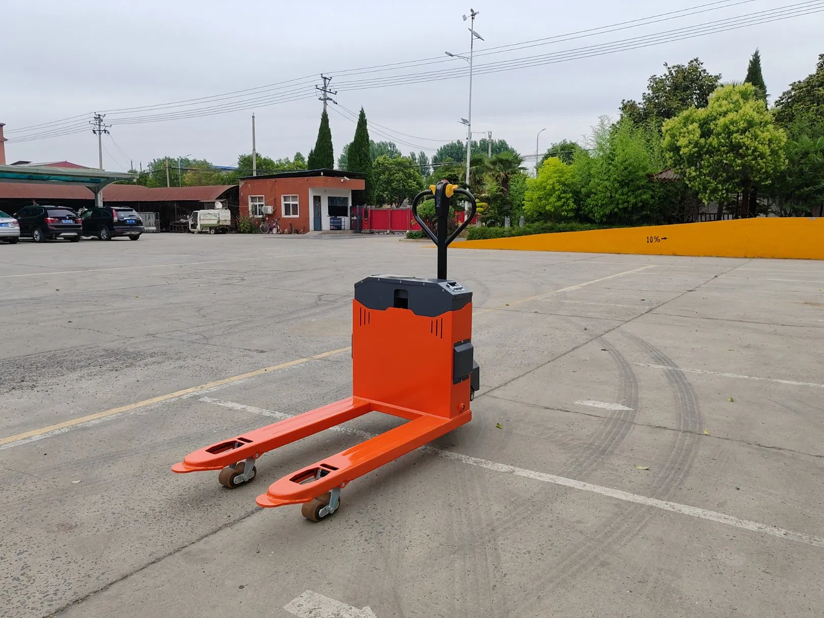 off-Road Electric Pallet Jack Versatile Electric Pallet Truc for Heavy Loading