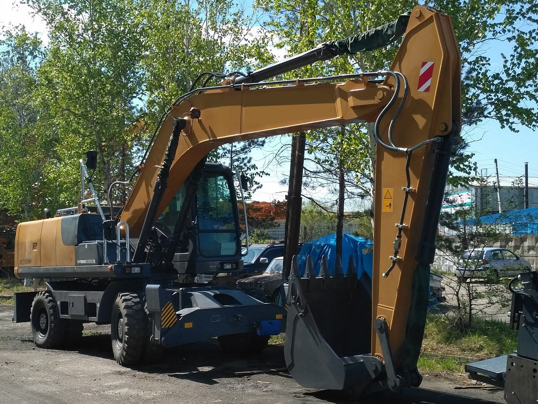 Xe210wd 21 Ton Wheel Excavator with 0.9m³ Long Reach Hydraulic Boom