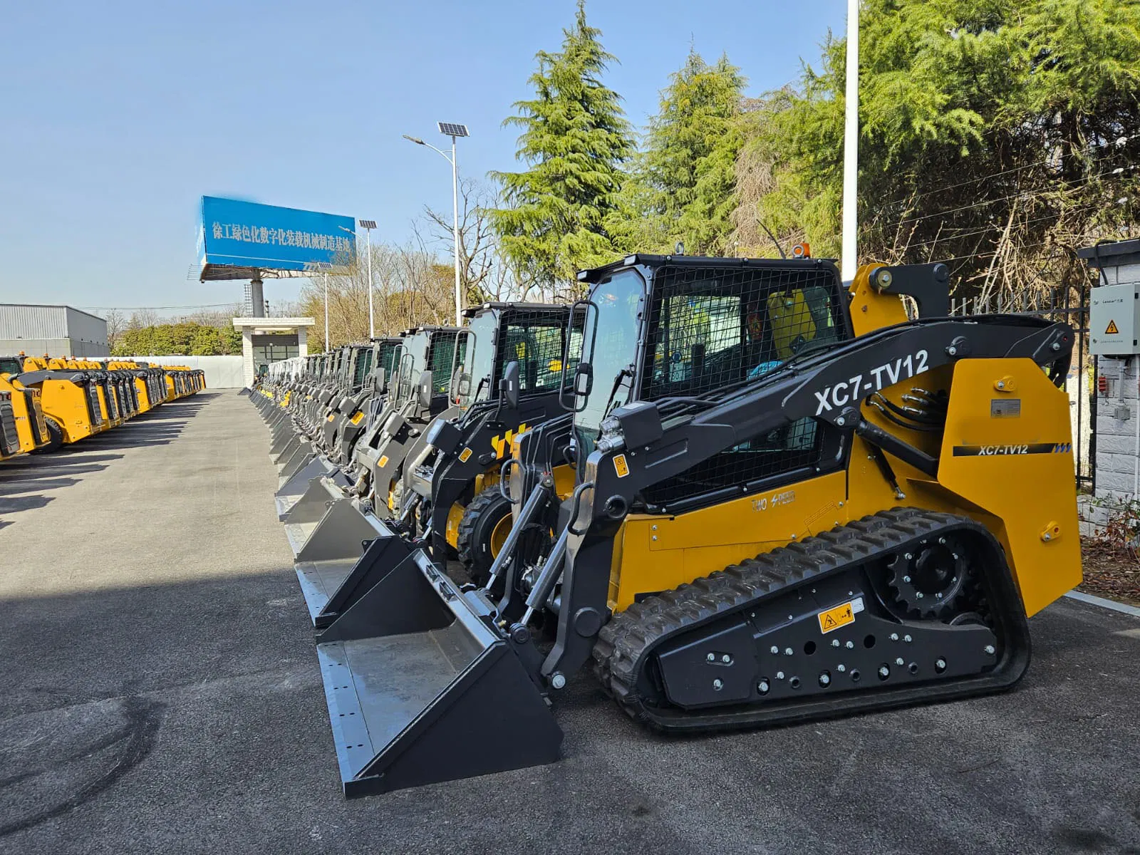 Compact Track Loader Xc7-TV12 Mini Skid Steer Loader with Quick Coupler