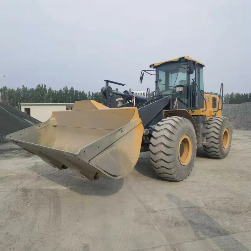 XC935 Front End Loader