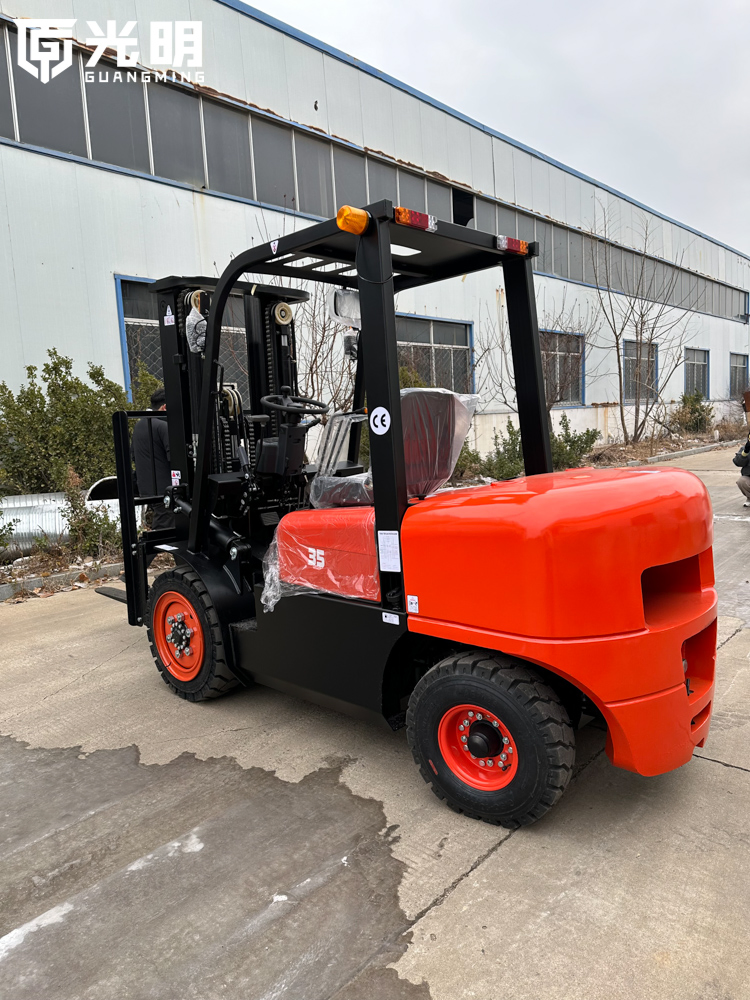 Full Free Mast/Duplex Mast/Triplex Mast 3000~5000mm Sideloader Forklift Fork Lift