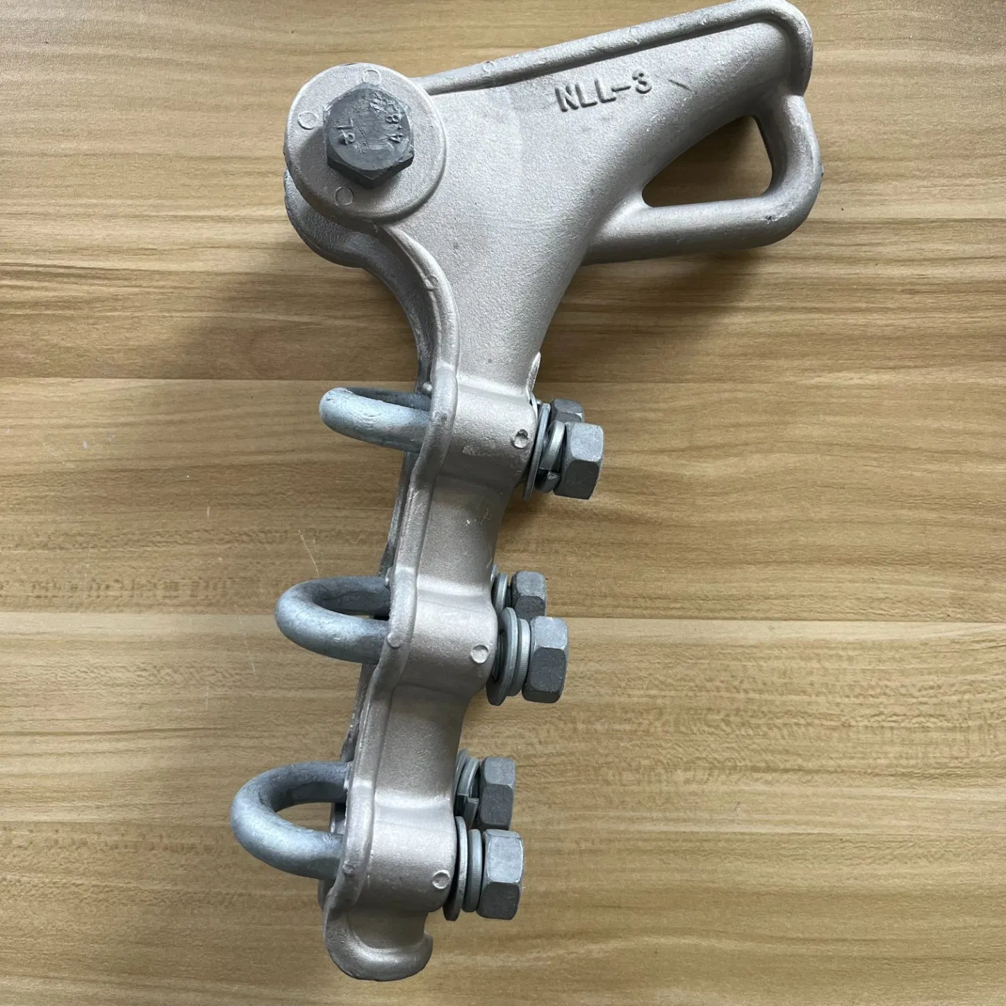 Abrazaderas de tensión Clevis Pistol (ARMA) ACSR 50mm2 Completas con 3 U-Bolts