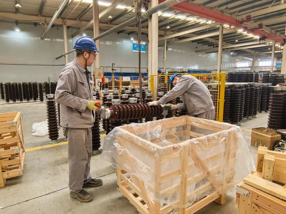Embalaje de madera para aisladores