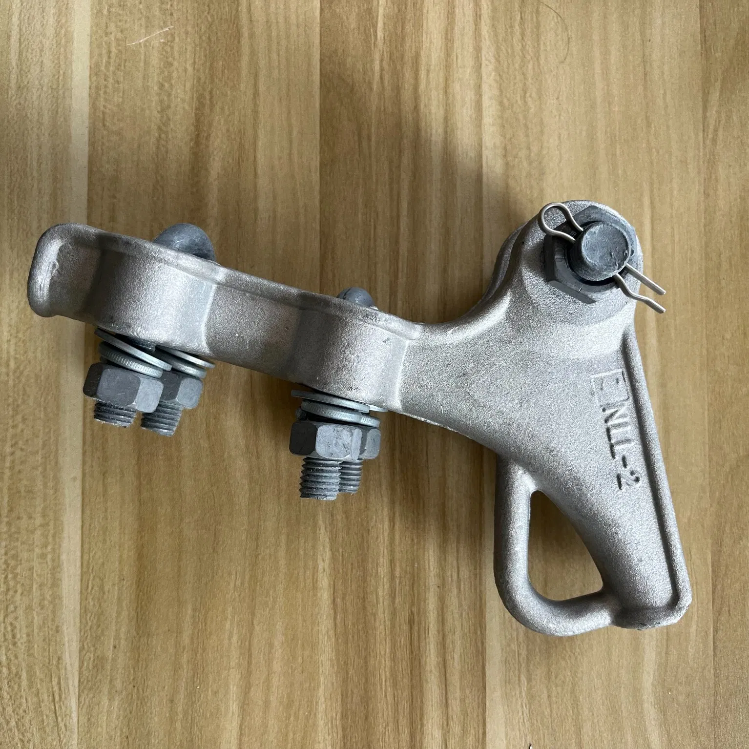 Abrazaderas de tensión Clevis Pistol (ARMA) ACSR 50mm2 Completas con 3 U-Bolts