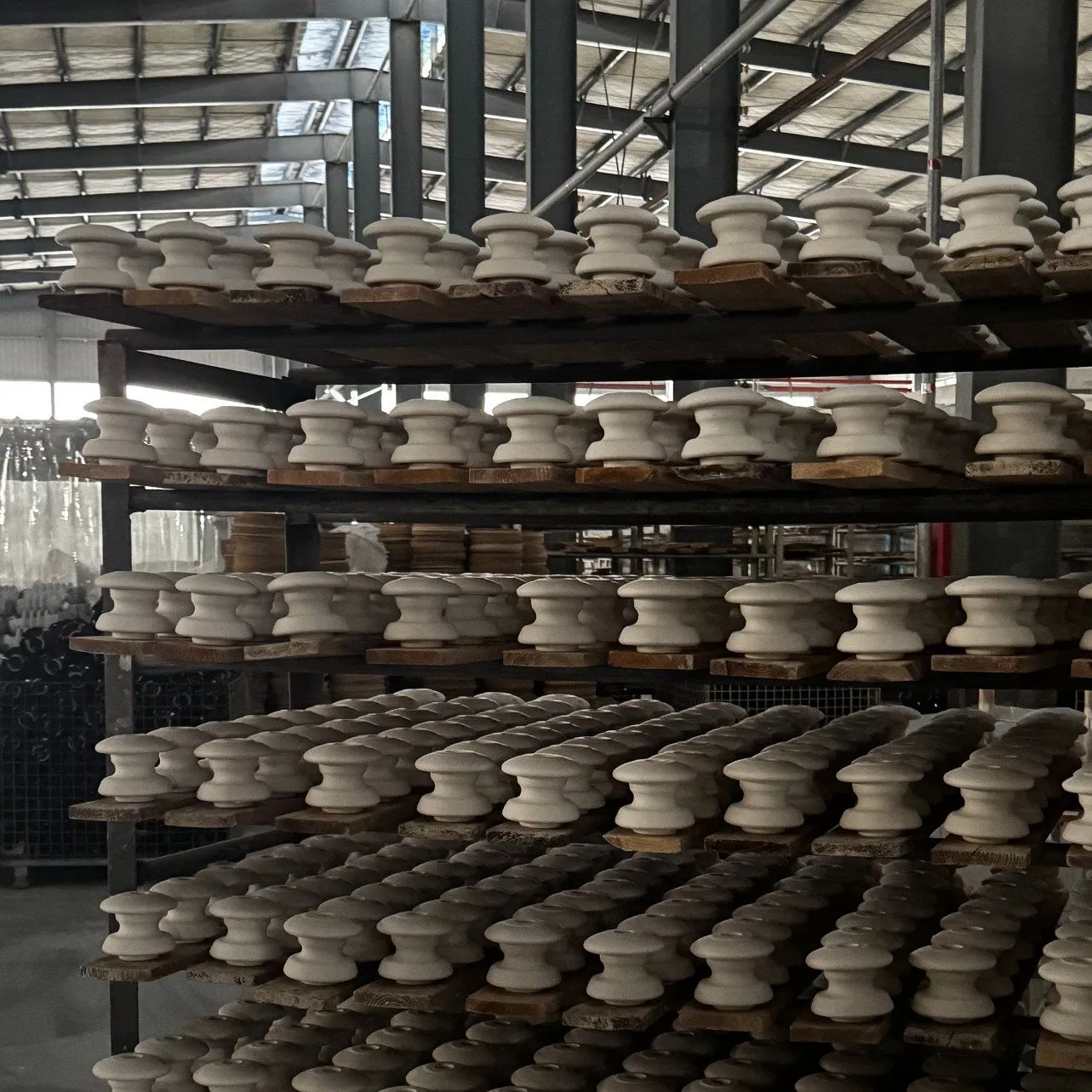 Aisladores de porcelana de alta calidad ED-1 para aplicaciones eléctricas