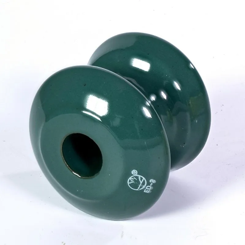 ED-2b Aislador de porcelana en uso