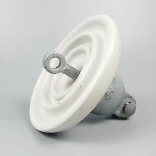 Aislador de cerámica de porcelana anti-fractura duradero para seguridad