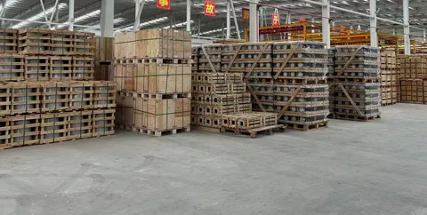 Paletizado de aisladores para exportación