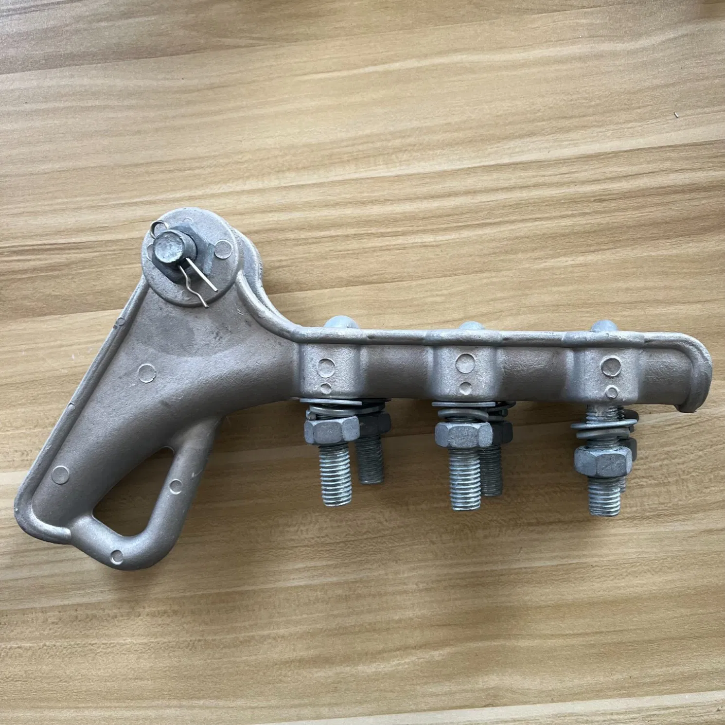 Abrazaderas de tensión Clevis Pistol (ARMA) ACSR 50mm2 Completas con 3 U-Bolts