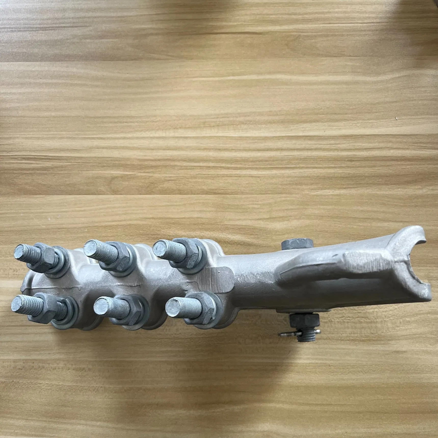 Abrazaderas de tensión Clevis Pistol (ARMA) ACSR 50mm2 Completas con 3 U-Bolts