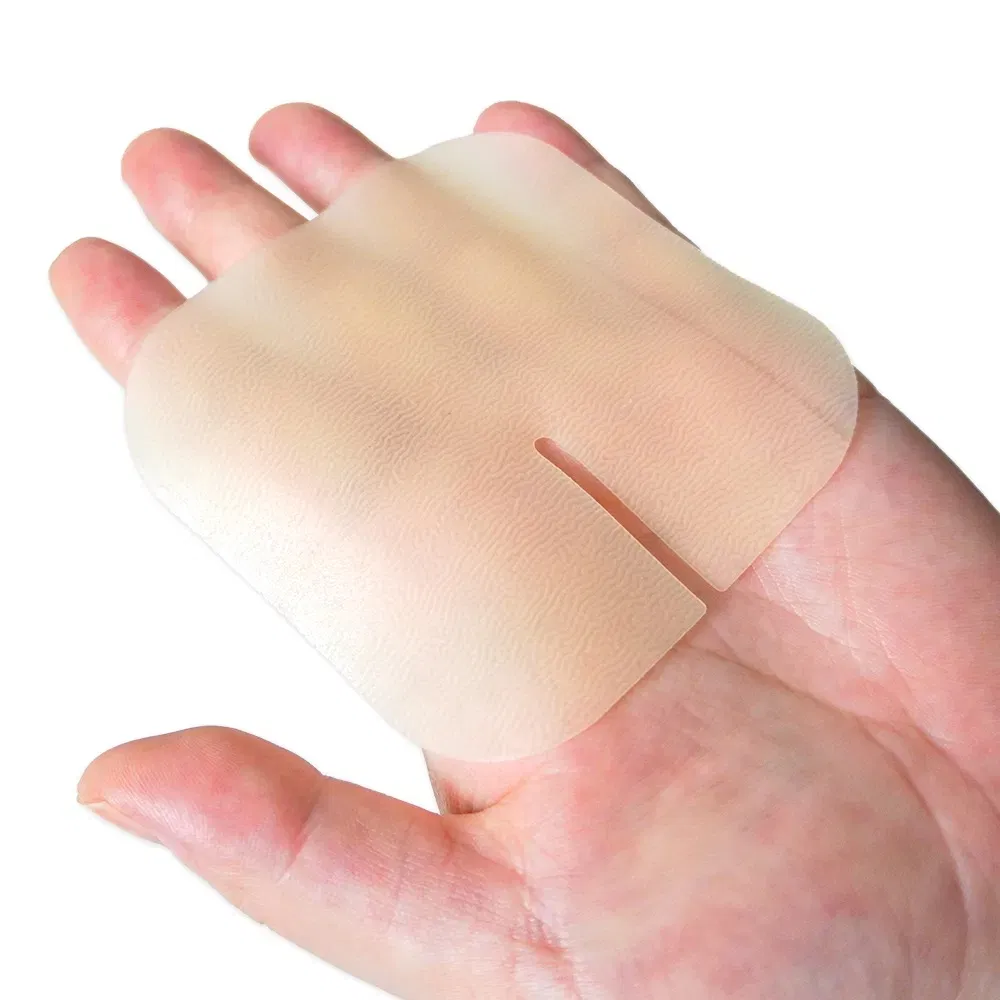Extra Thin Waterproof Wound Dressing with Adhesive for Light Exudate Wound 6*7cm