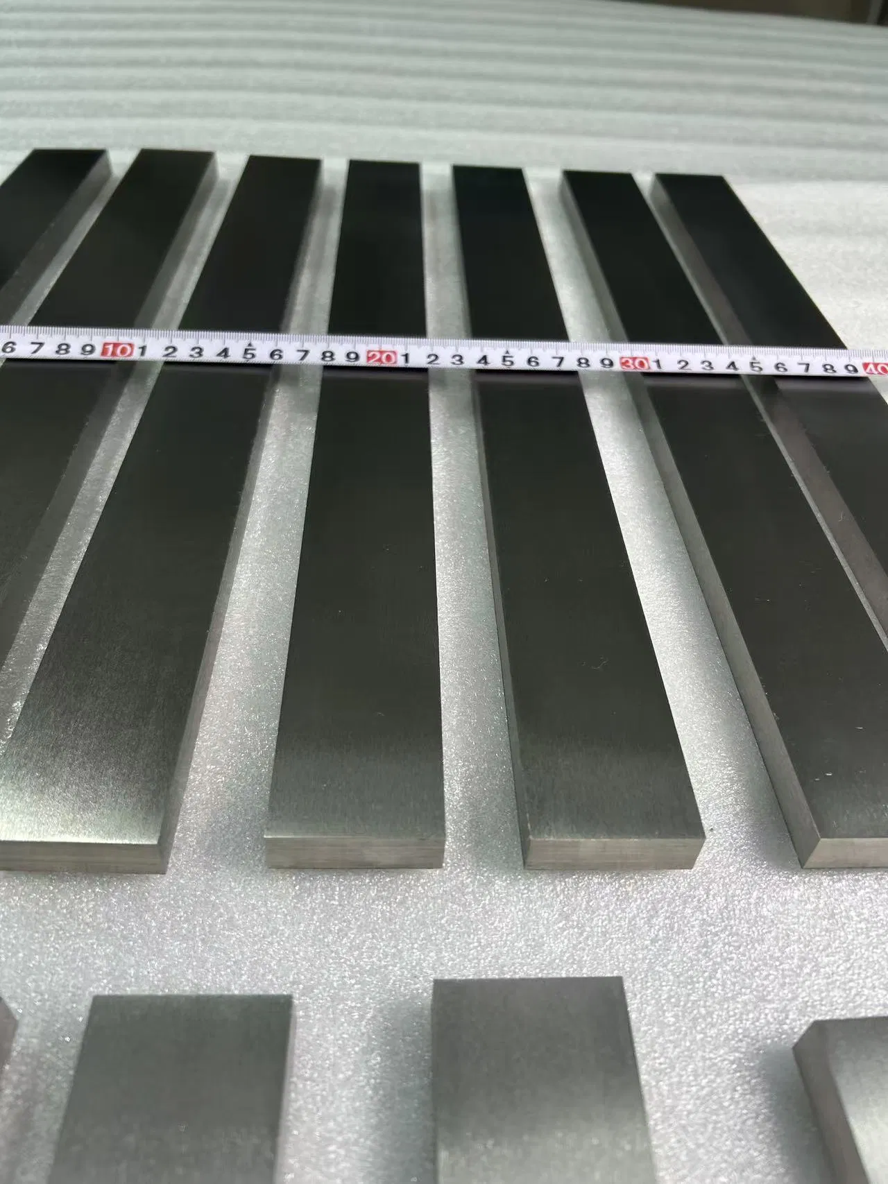 Versatile Zirconium Alloy Zr705 R60705 Batten for Medical and Electronics Industries