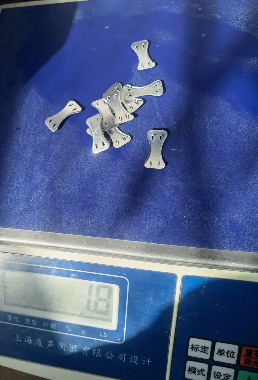 Bandage Clips Detail 6