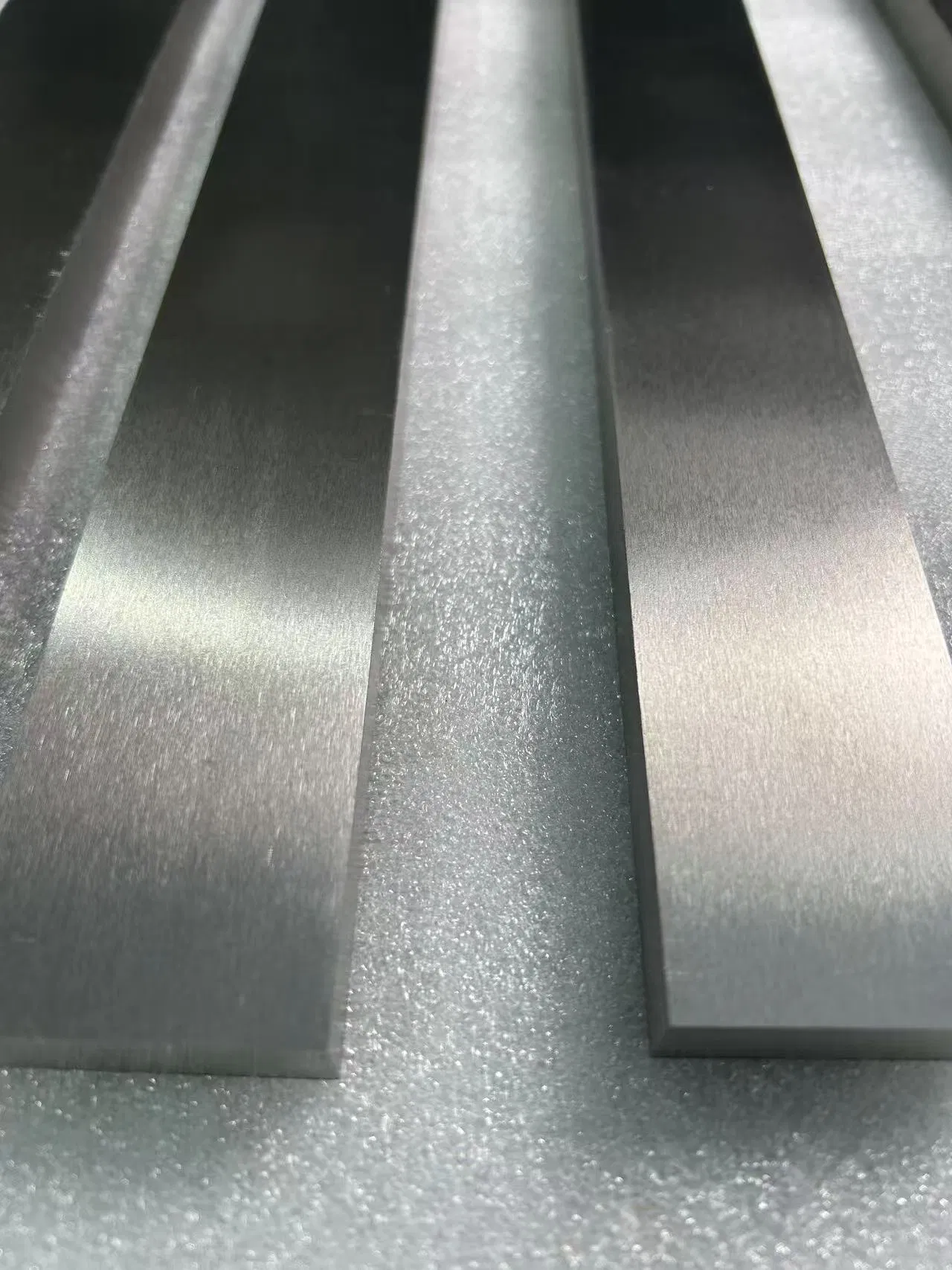 Premium Pure Zirconium Batten Uns R60704 for Aerospace and Medical Use