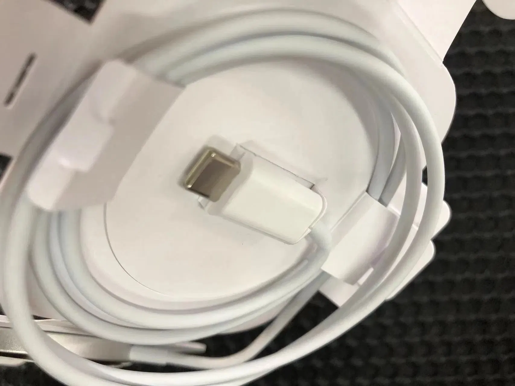 15W Wireless Charger Fast Charging USB-C Type C Cables with Retail Box 2025