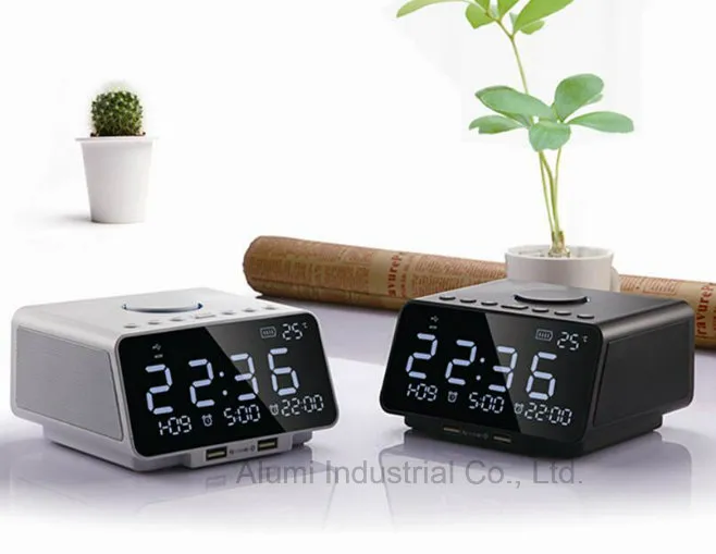 Desktop Alarm Clock Docking Station Detail 1