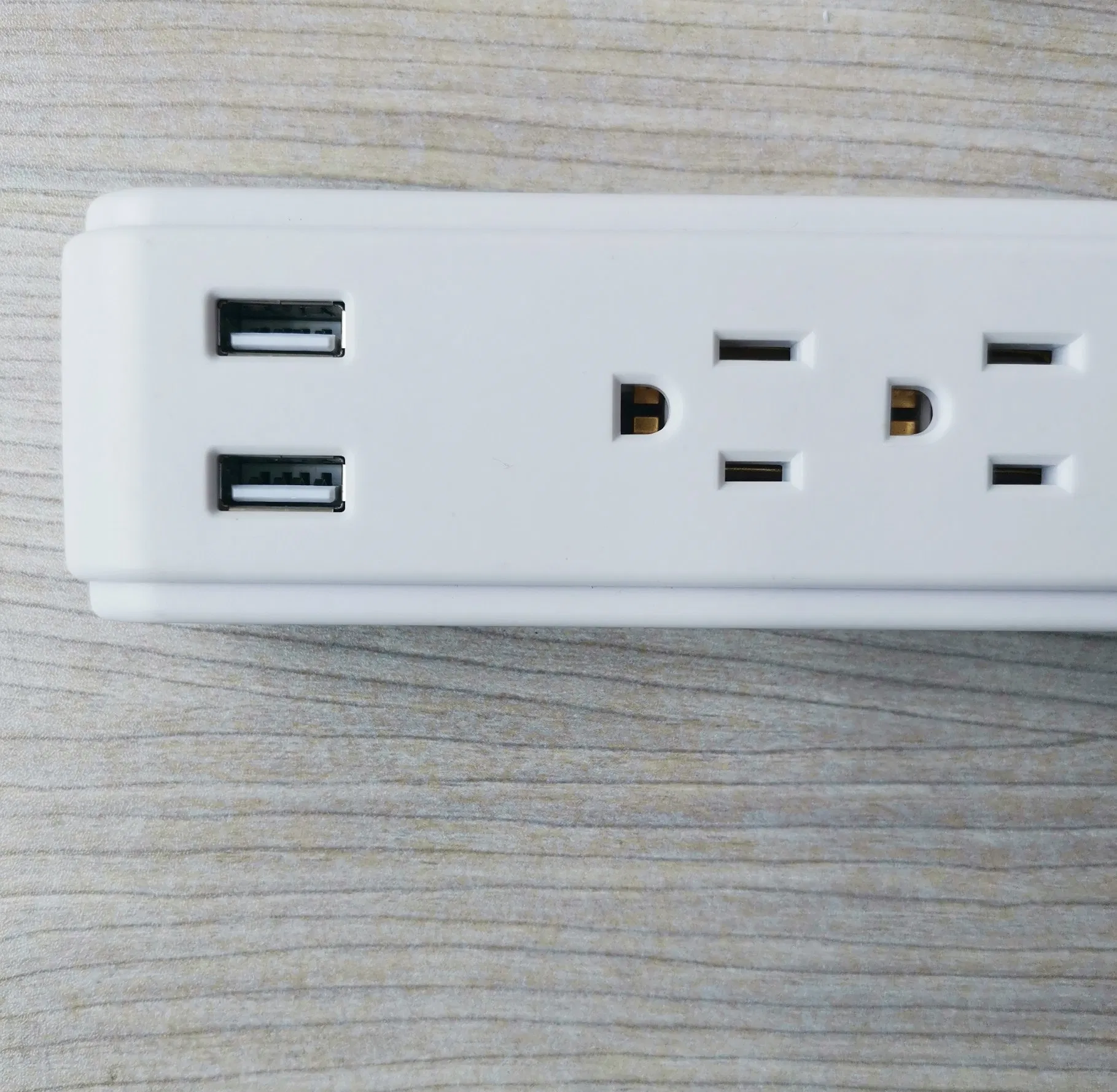 6 Outlet Surge Protector Power Strip with 2.1A USB