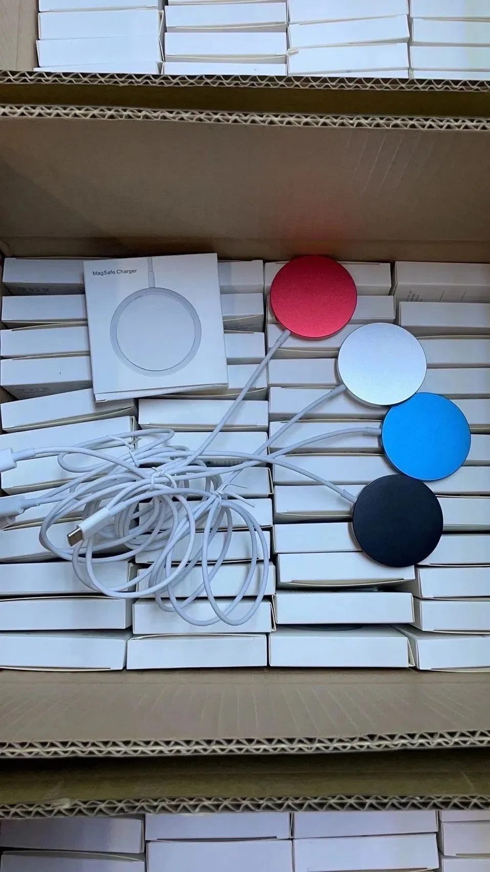 Fast Charging 15W Qi Wireless Charger with Premium USB-C Cable