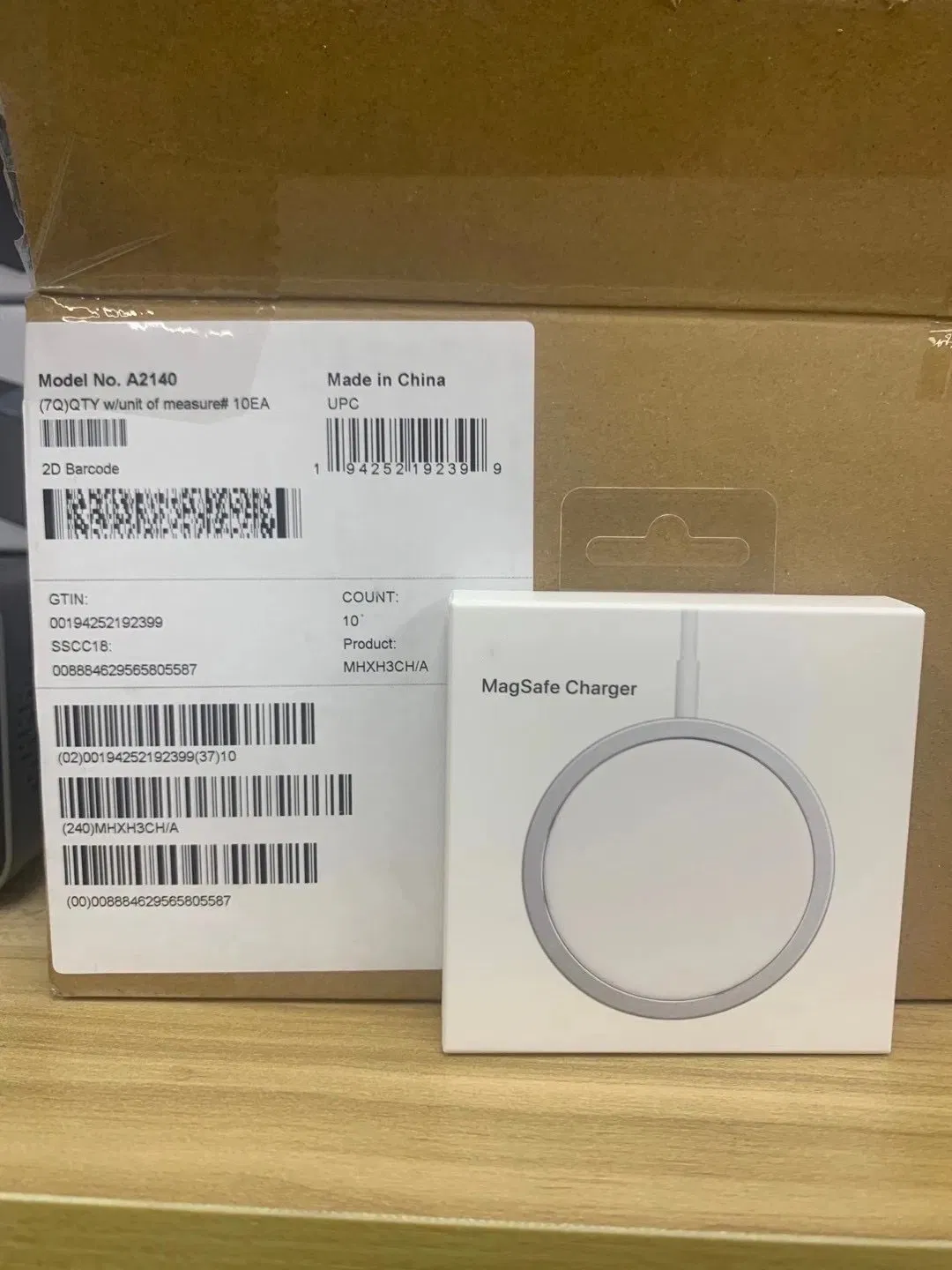 Fast Charging 15W Qi Wireless Charger with Premium USB-C Cable