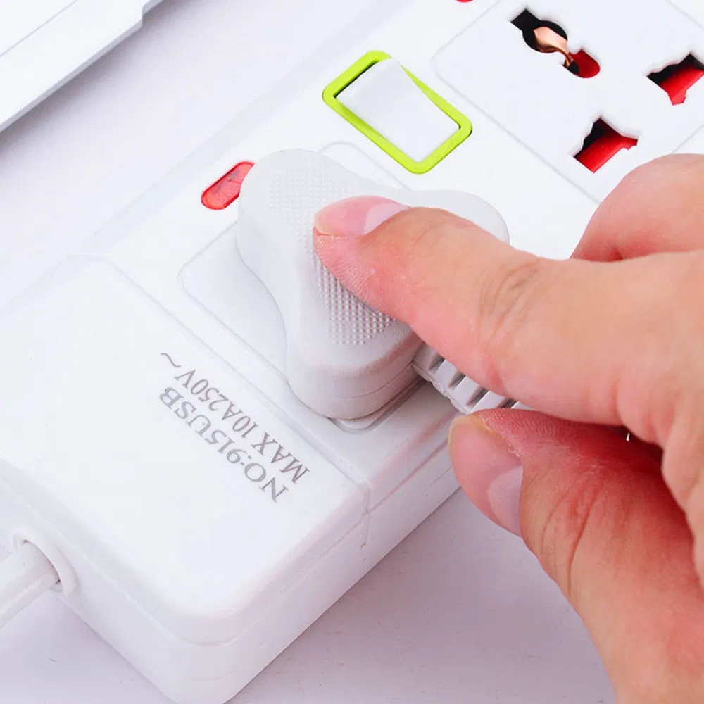 Versatile 3-4 USB Universal Power Strip for Home Use