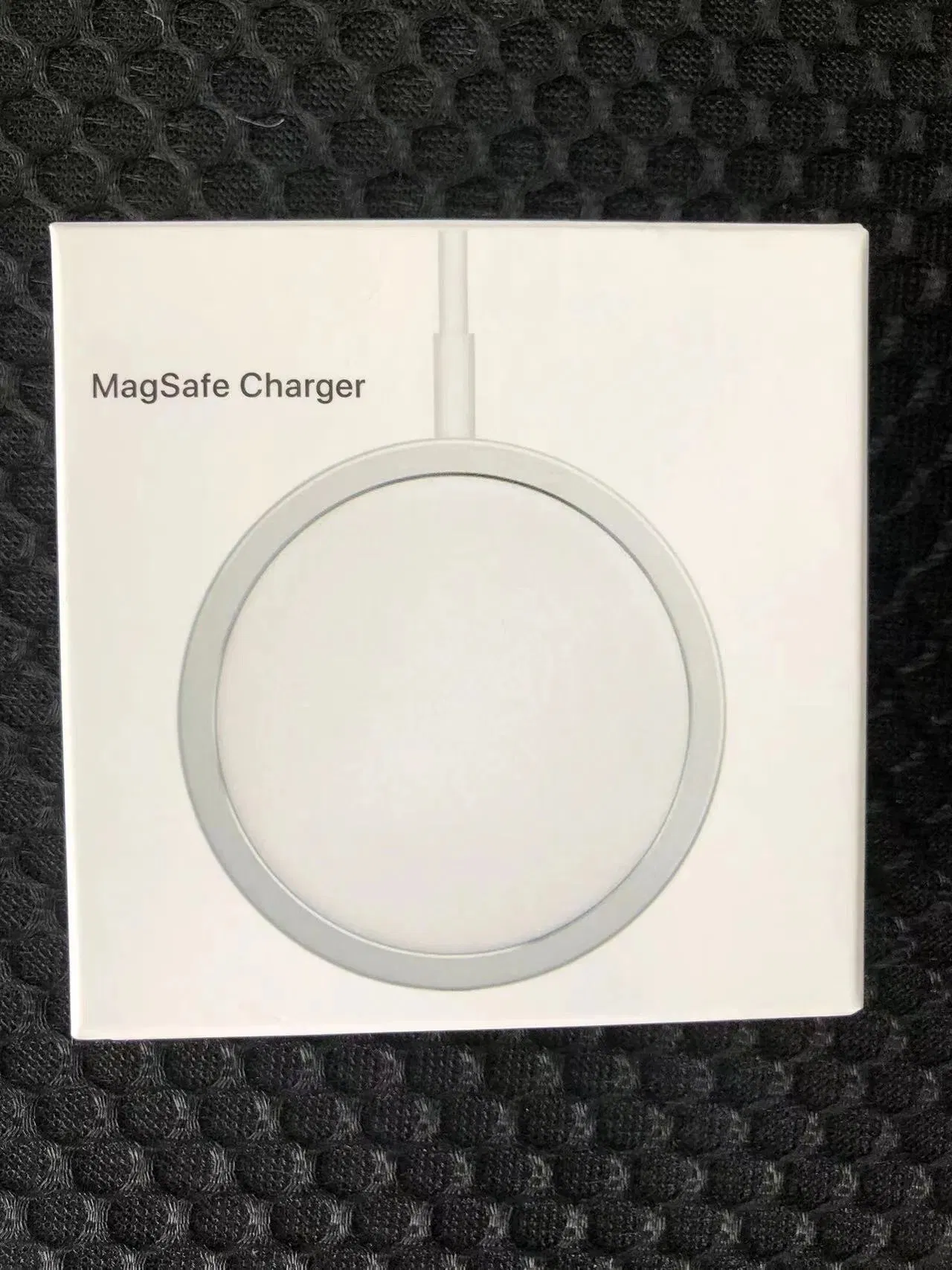 15W Fast Charging Qi Wireless Charger with USB-C Cable Included
