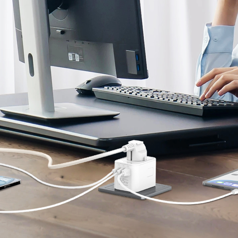 Ldnio Z8 Universal All-in-One Travel Adapter with 2 Type-C Ports