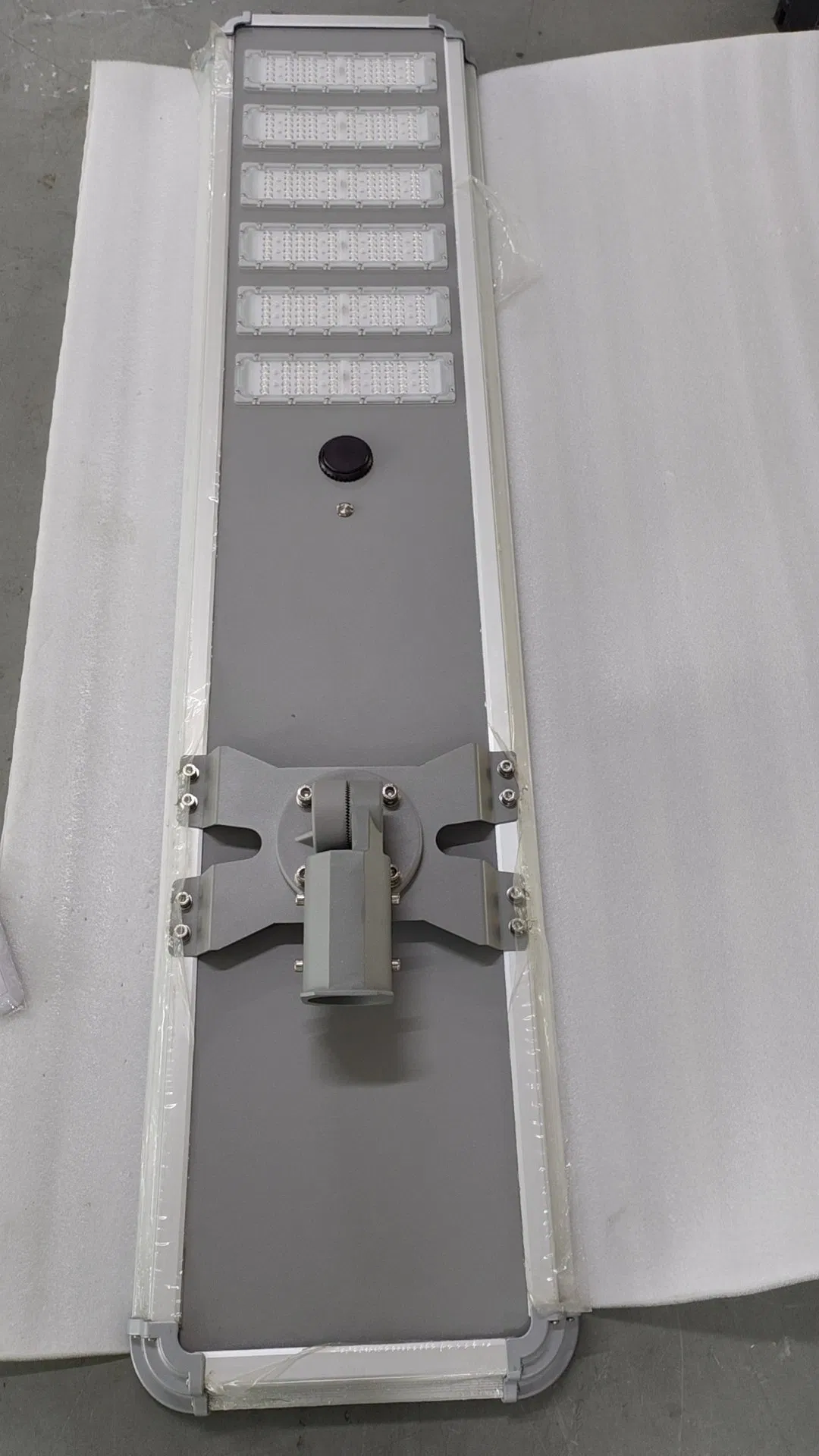 Factory Priced Outdoor Aluminum Park Pedestrian Path Pole Lights Solar LED Garden Lights