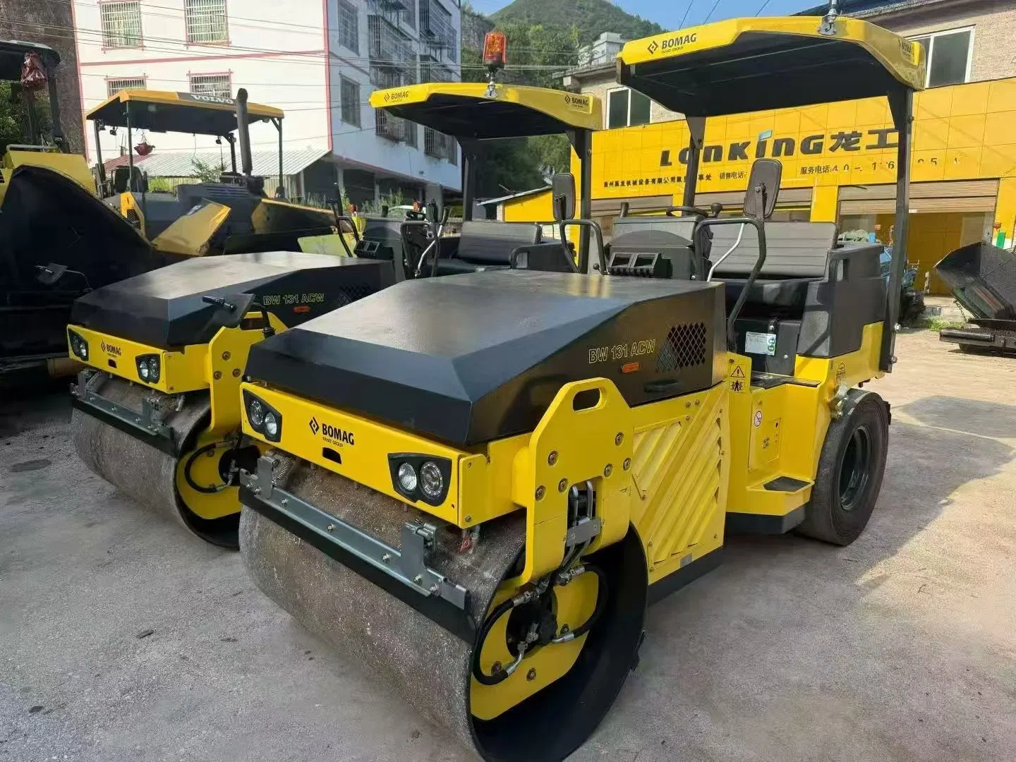 Ultra Compact Used Tandem Roller for Sidewalk and Pedestrian Path Paving